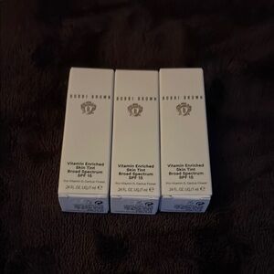 COPY - 3X Bobbi Brown Vitamin Enriched Skin Tint SPF 15 Golden 4